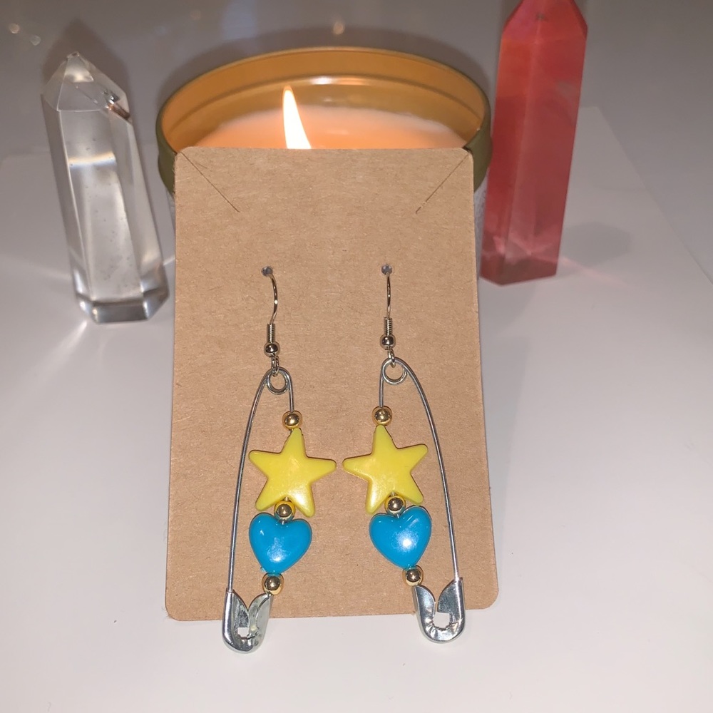Safety Pin Earrings 💙⭐️